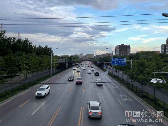 以科技创新带动产业升级新能源汽车构筑新质生产力(图1)