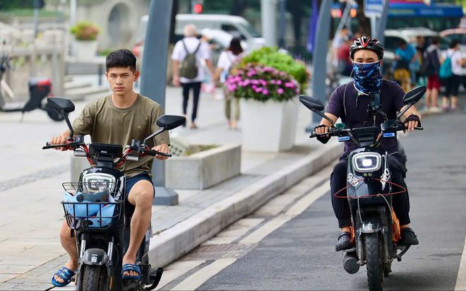 2025年电动车5大实惠政策车主：上路更便利、考驾照更便宜(图1)
